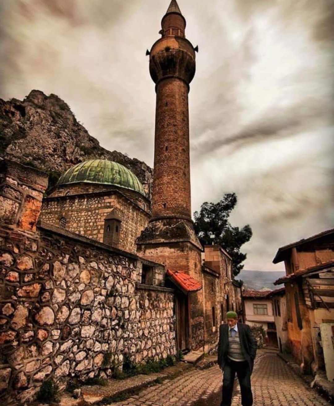 SÜNNETİ SENİYYEYE SARILMAK